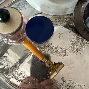 1937 Amber Bakelite Razor Grip